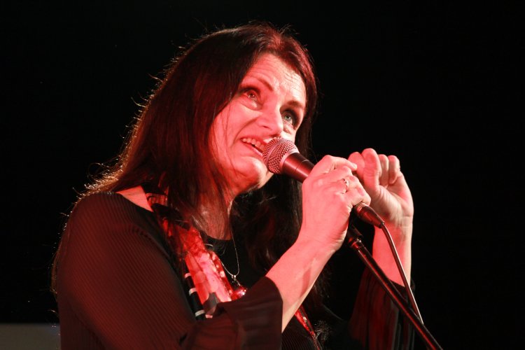 Písně Hany Hegerové - Chytím tě, lásko levandulová náhled